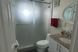 8555 NW 175th St, Hialeah, FL 33015 - Photo 9