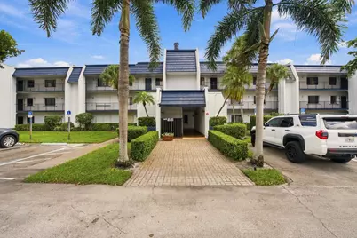 4545 Luxemburg Court #303, Lake Worth, FL 33467 - Photo 3