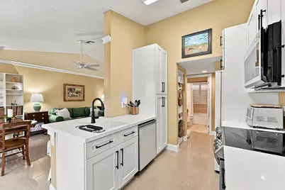 9314 NW 9th Place #9314, Plantation, FL 33324 - Photo 3