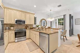 1752 NE 12th St, Fort Lauderdale, FL 33304 - Photo 11