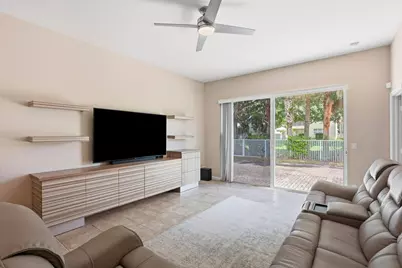 375 Berenger Walk, Royal Palm Beach, FL 33414 - Photo 7