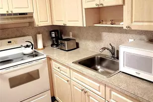 2901 NW 47th Terrace, Lauderdale Lakes, FL 33313 - Photo 11