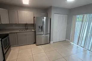 2910 NW 195th St, Miami Gardens, FL 33056 - Photo 9