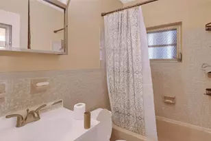 154 NW 67th St, Miami, FL 33150 - Photo 23