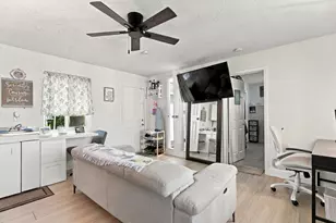 6100 Hayes St, Hollywood, FL 33024 - Photo 7