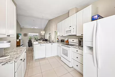 10843 SE Sea Pines Circle, Hobe Sound, FL 33455 - Photo 9