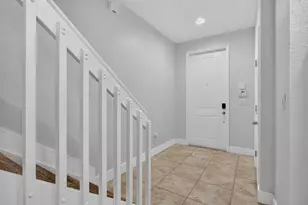 305 NE 47th Pl, Deerfield Beach, FL 33064 - Photo 3