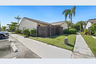 3703 Waterview Circle #37c, Palm Springs, FL 33461 - Photo 1
