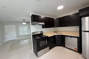 1531 SW 68th Ave, North Lauderdale, FL 33068 - Photo 5