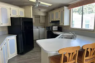 21541 NW 7th St, Pembroke Pines, FL 33029 - Photo 9