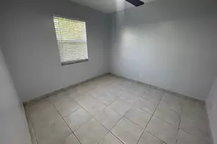 1022 NE 39th St, Oakland Park, FL 33334 - Photo 7