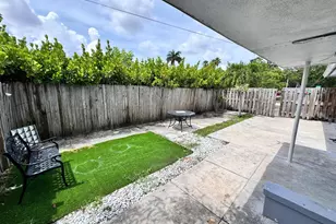 16 NE 9th Ave, Deerfield Beach, FL 33441 - Photo 11