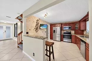 9871 NW 5th Pl, Plantation, FL 33324 - Photo 11