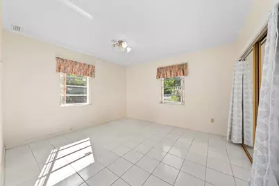 2219 E Pineridge Court, Delray Beach, FL 33444 - Photo 21