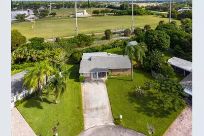 2219 E Pineridge Court, Delray Beach, FL 33444 - Photo 29