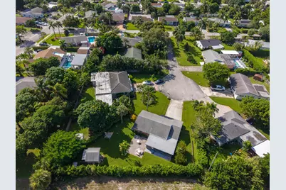 2219 E Pineridge Court, Delray Beach, FL 33444 - Photo 31