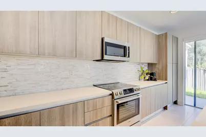 10241 NW 72nd Terrace, Doral, FL 33178 - Photo 9