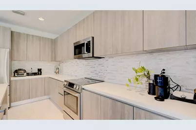 10241 NW 72nd Terrace, Doral, FL 33178 - Photo 11