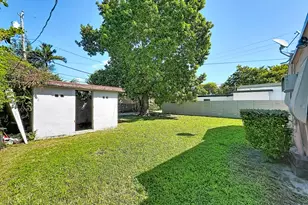 511 NW 46th St, Miami, FL 33127 - Photo 27