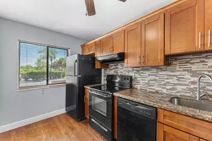 139 Sparrow Dr, Royal Palm Beach, FL 33411 - Photo 15