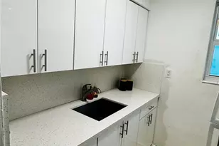 1135 NW 4th St, Miami, FL 33128 - Photo 3