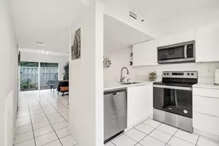 235 Riviera Cir, Weston, FL 33326 - Photo 21