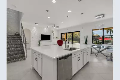8256 Bradford Way, Parkland, FL 33076 - Photo 15