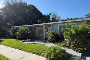 1711 Avenue E, Fort Pierce, FL 34950 - Photo 1