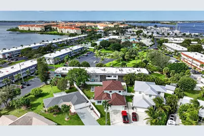 1200 Colonnades Drive #207, Fort Pierce, FL 34949 - Photo 1