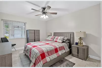 385 Burgundy I, Delray Beach, FL 33484 - Photo 11