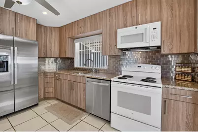 5537 Mirror Lakes Boulevard, Boynton Beach, FL 33472 - Photo 5