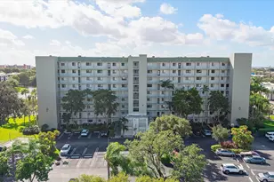 2240 N Cypress Bend Dr, Pompano Beach, FL 33069 - Photo 35