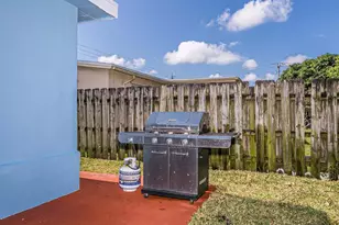 8451 NW 25th Ct, Sunrise, FL 33322 - Photo 29