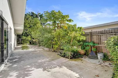 393 Cypress Avenue, West Palm Beach, FL 33415 - Photo 5