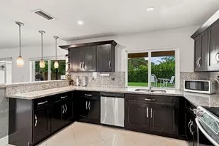 9041 NW 27th Pl, Coral Springs, FL 33065 - Photo 21
