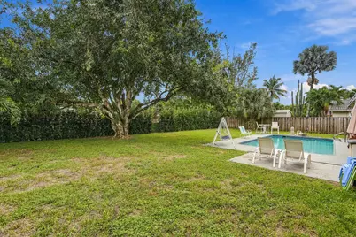 9041 NW 27th Place, Coral Springs, FL 33065 - Photo 45