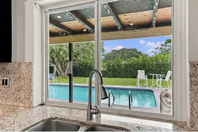 9041 NW 27th Place, Coral Springs, FL 33065 - Photo 23