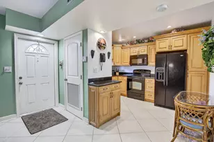 820 S Hollybrook Dr, Pembroke Pines, FL 33025 - Photo 1