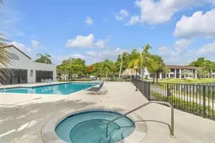 207 Lake Pointe Dr, Oakland Park, FL 33309 - Photo 3