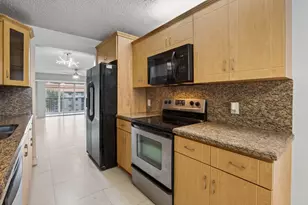 1251 SW 125th Ave, Pembroke Pines, FL 33027 - Photo 5