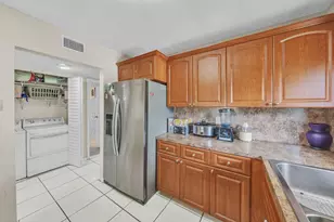 301 N Pine Island Rd, Plantation, FL 33324 - Photo 23