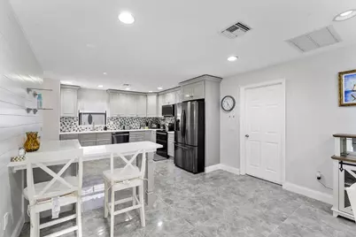 8103 Covington Court, Lake Worth, FL 33467 - Photo 9