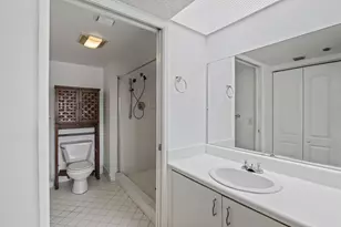 571 SW 141st Ave, Pembroke Pines, FL 33027 - Photo 5