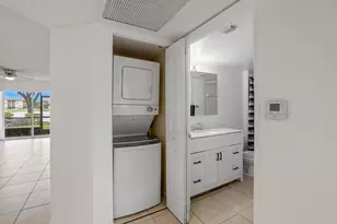 571 SW 141st Ave, Pembroke Pines, FL 33027 - Photo 19