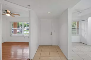 571 SW 141st Ave, Pembroke Pines, FL 33027 - Photo 21