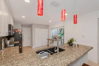 288 NW 39th Way, Deerfield Beach, FL 33442 - Photo 11