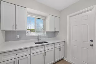 3231 NE 7th Ave, Pompano Beach, FL 33064 - Photo 5