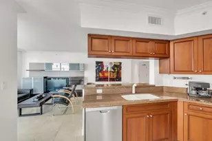 347 N New River Dr E, Fort Lauderdale, FL 33301 - Photo 7