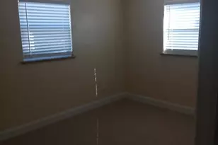 6000 SW 39th Ct, Davie, FL 33314 - Photo 9