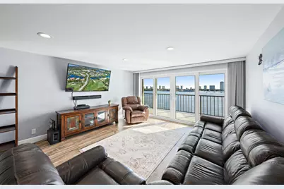 3040 Lake Shore Drive #903, Riviera Beach, FL 33403 - Photo 5
